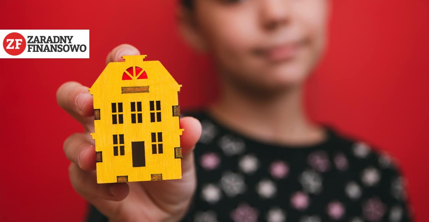 Jak przepisać mieszkanie na dziecko? Darowizna, testament, a może umowa dożywocia?